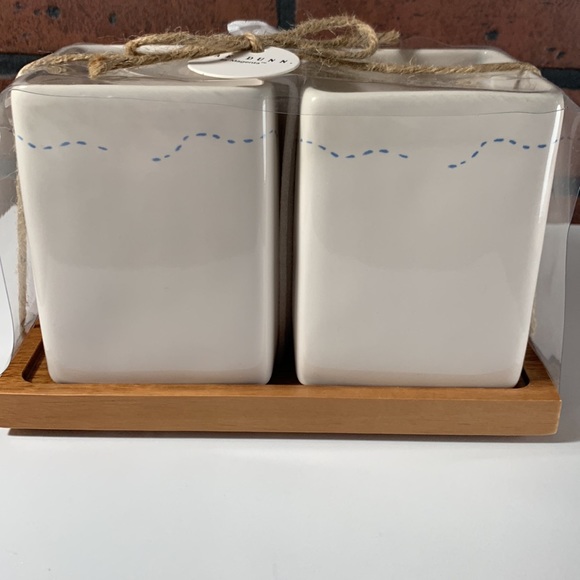 NWT Rae Dunn ceramic BEE KIND BEE YOU brush or pen holder on wooden base - Picture 3 of 5